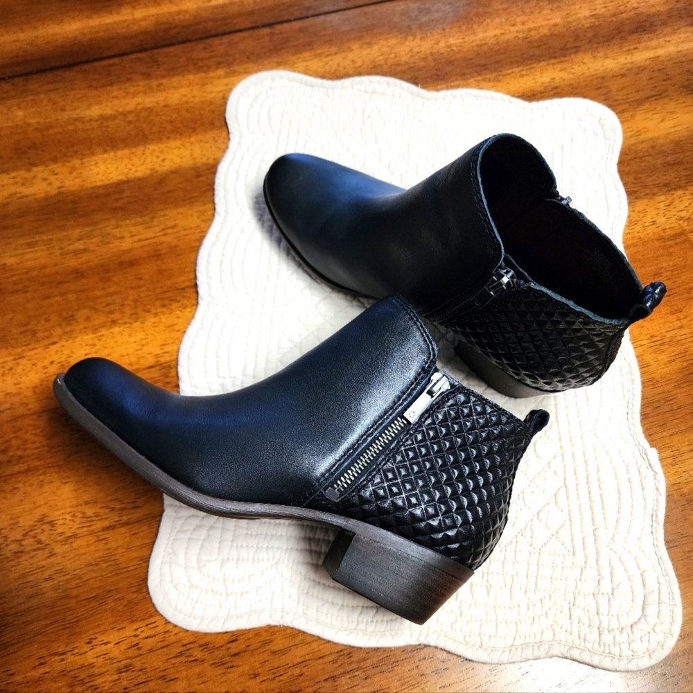 Lucky Brand Genuine Leather Zip Ankle Boots Women's 8